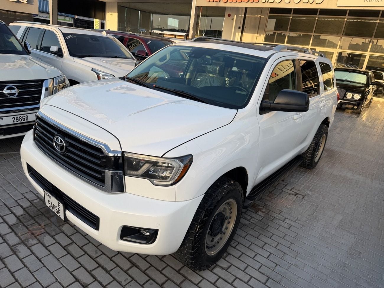 Toyota Sequoia SR5 (NON GCC)
