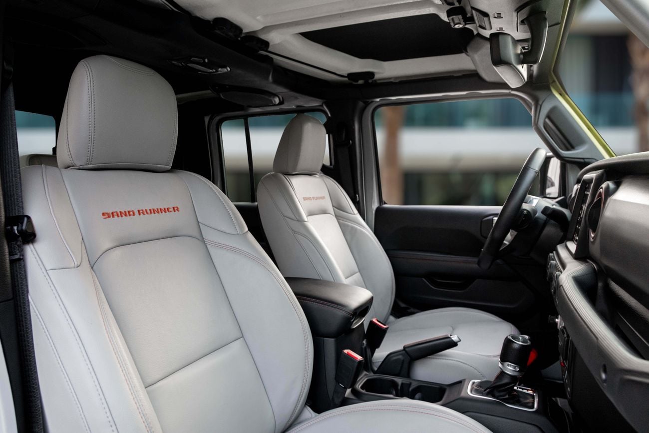 جيب جلادياتور Gladiator Sand Runner | 3,423 P.M | 0% Downpayment | Jeep Warranty til Feb 2027!