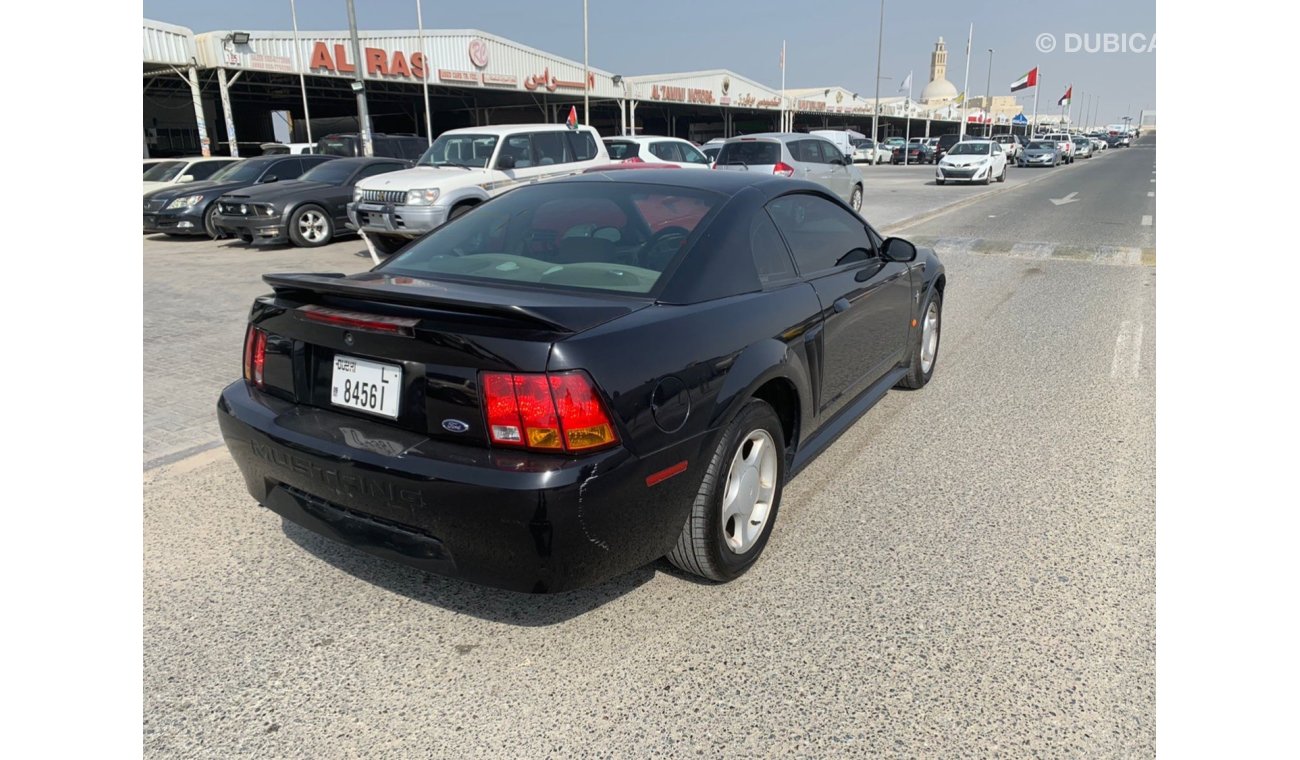 Ford Mustang Ford mosting modil 2001 good condition