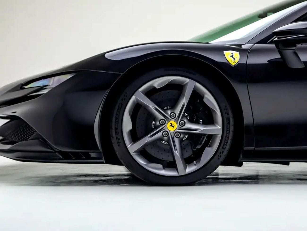 فيراري SF90 ستراديل Assetto Fiorano | Japanese Spec