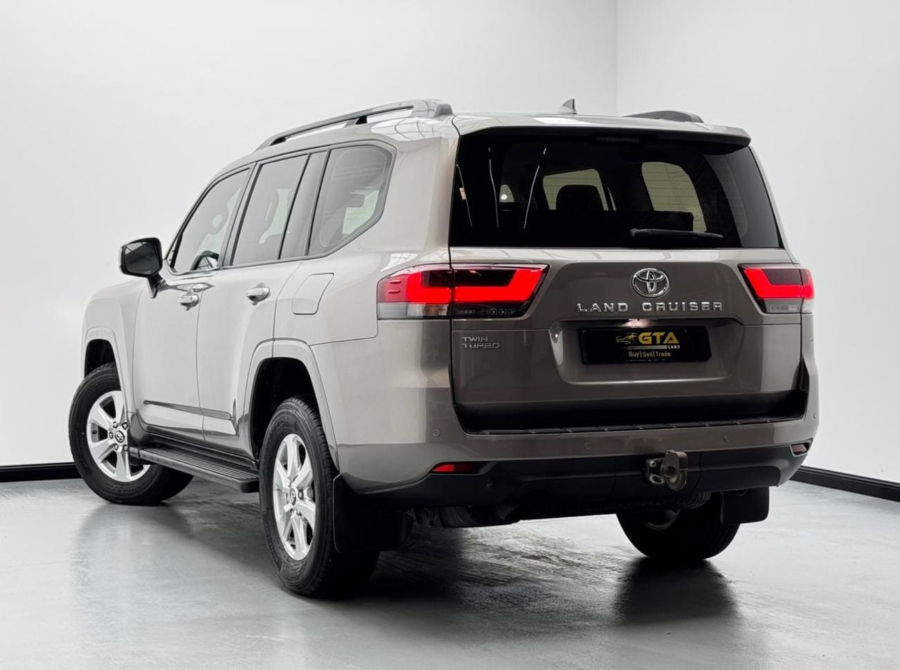 تويوتا لاند كروزر EXR 3.5L 2022 Toyota Land Cruiser EXR, Toyota Service History, 1 Year Warranty, 7 Seater, GCC