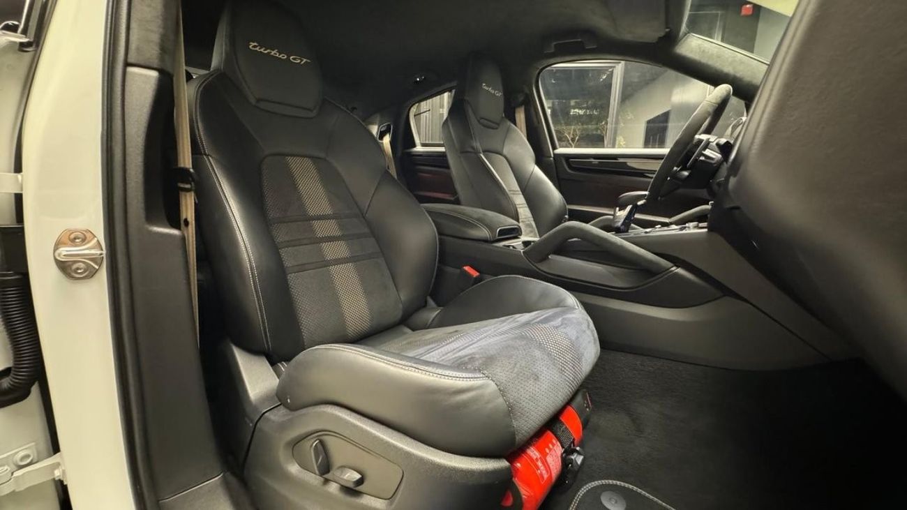 Porsche Cayenne Gcc warranty servis available Gcc low mileage