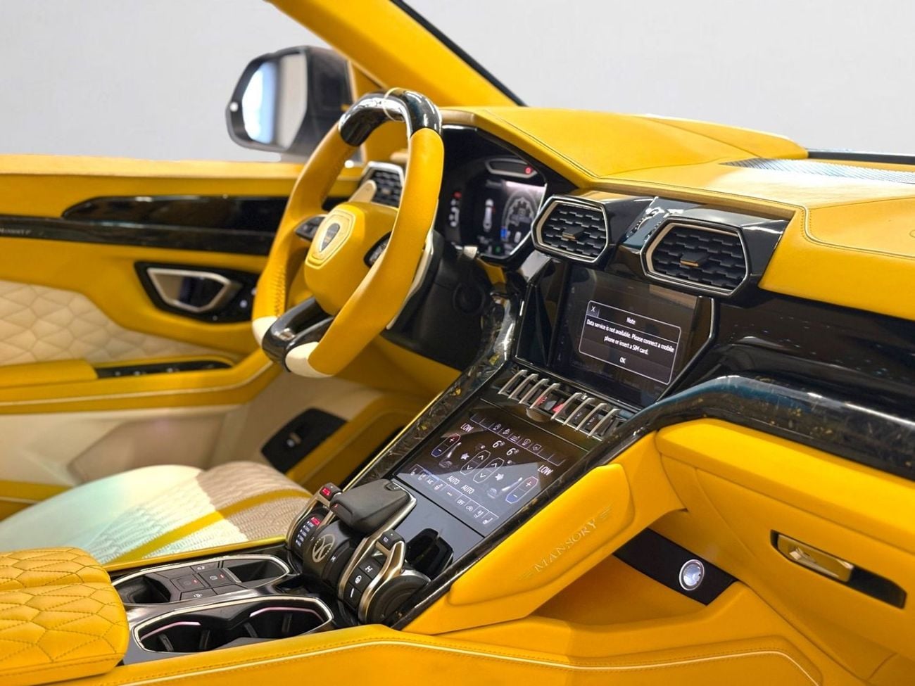لامبورغيني اوروس STD AED 13,330 P.M | 0% DOWN PAYMENT | LAMBORGHINI URUS (VENATUS EVO S P900 KIT) | 4.0L TWIN-TURBO V