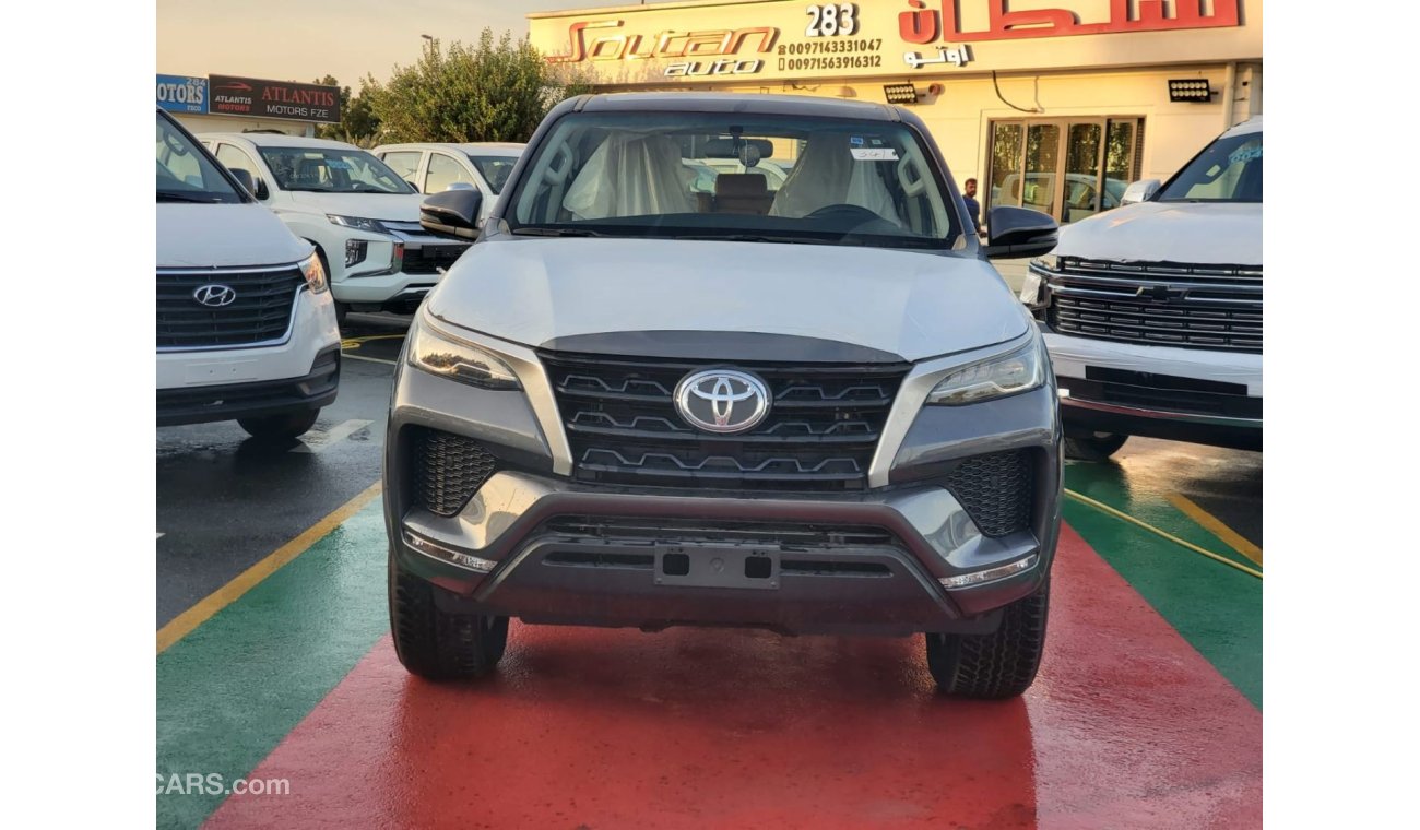 تويوتا فورتونر Toyota Fortuner GX A/T 4X2 2.7L V4 2022 Model Gray Color