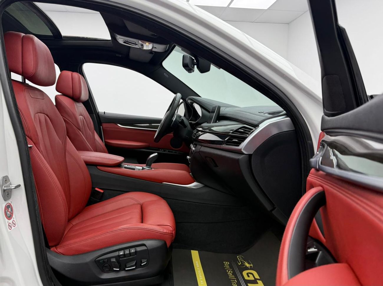 BMW X6 35i M Sport 3.0L 2016 BMW X6 xDrive35i M-Sport, Full Service History, Fully Loaded, Excellent Condit