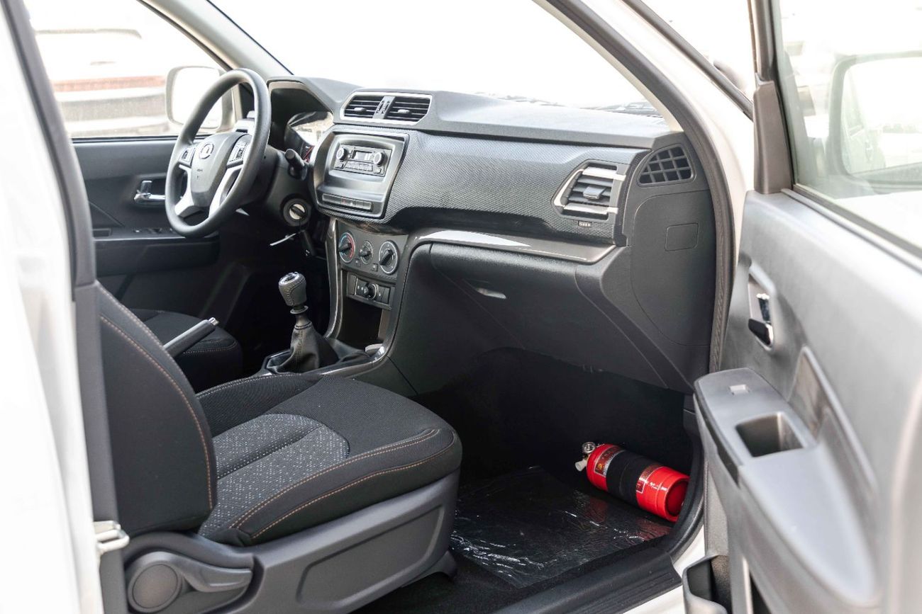 جريت وول وينغل 2026 Greatwall Wingle 5 4X2 Luxury 2.0L - Manual - Titanium White Inside Black | Export Price