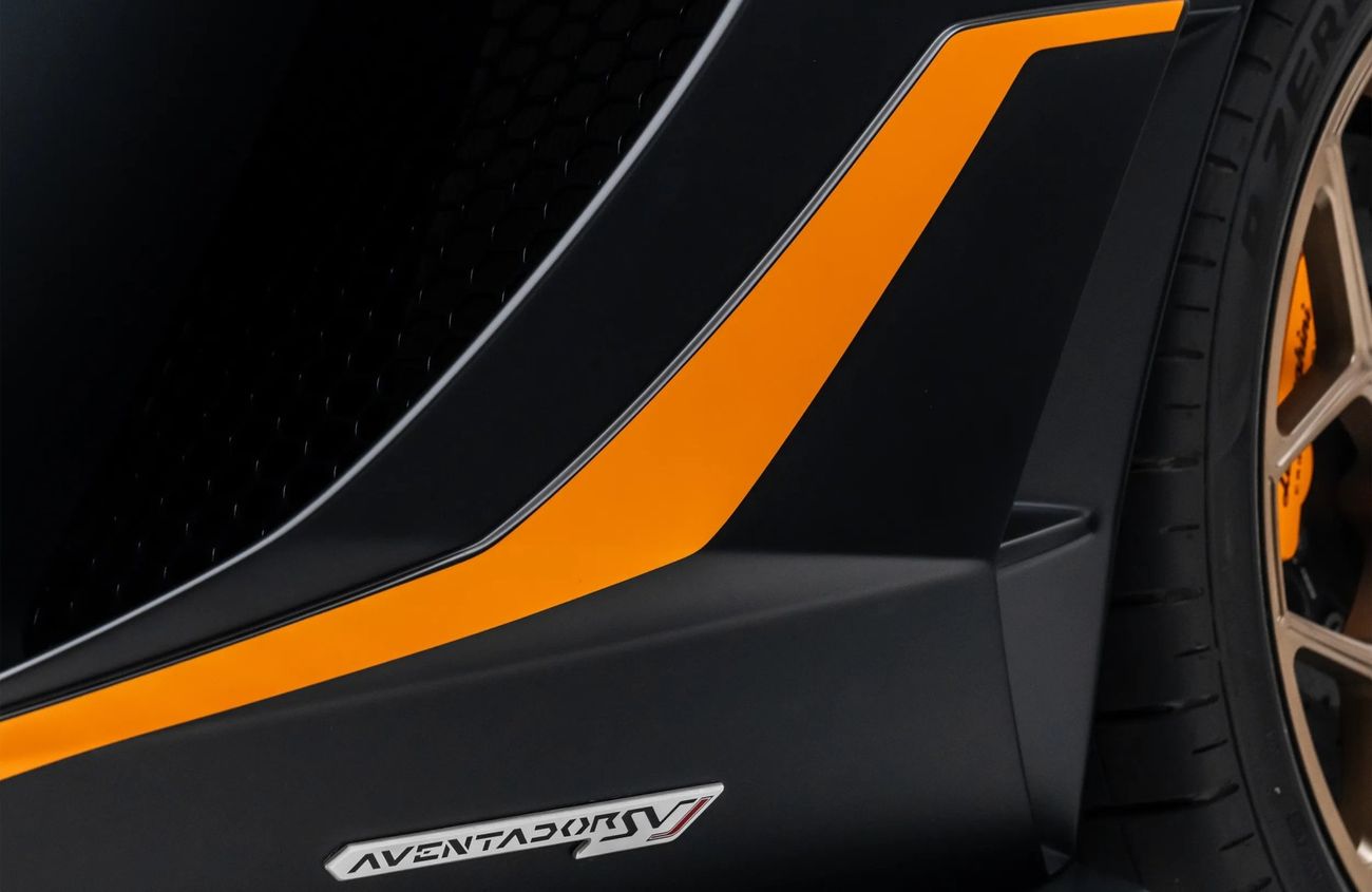 لامبورغيني أفينتادور 6.5L 12 Cylinder Naturally Aspirated Engine