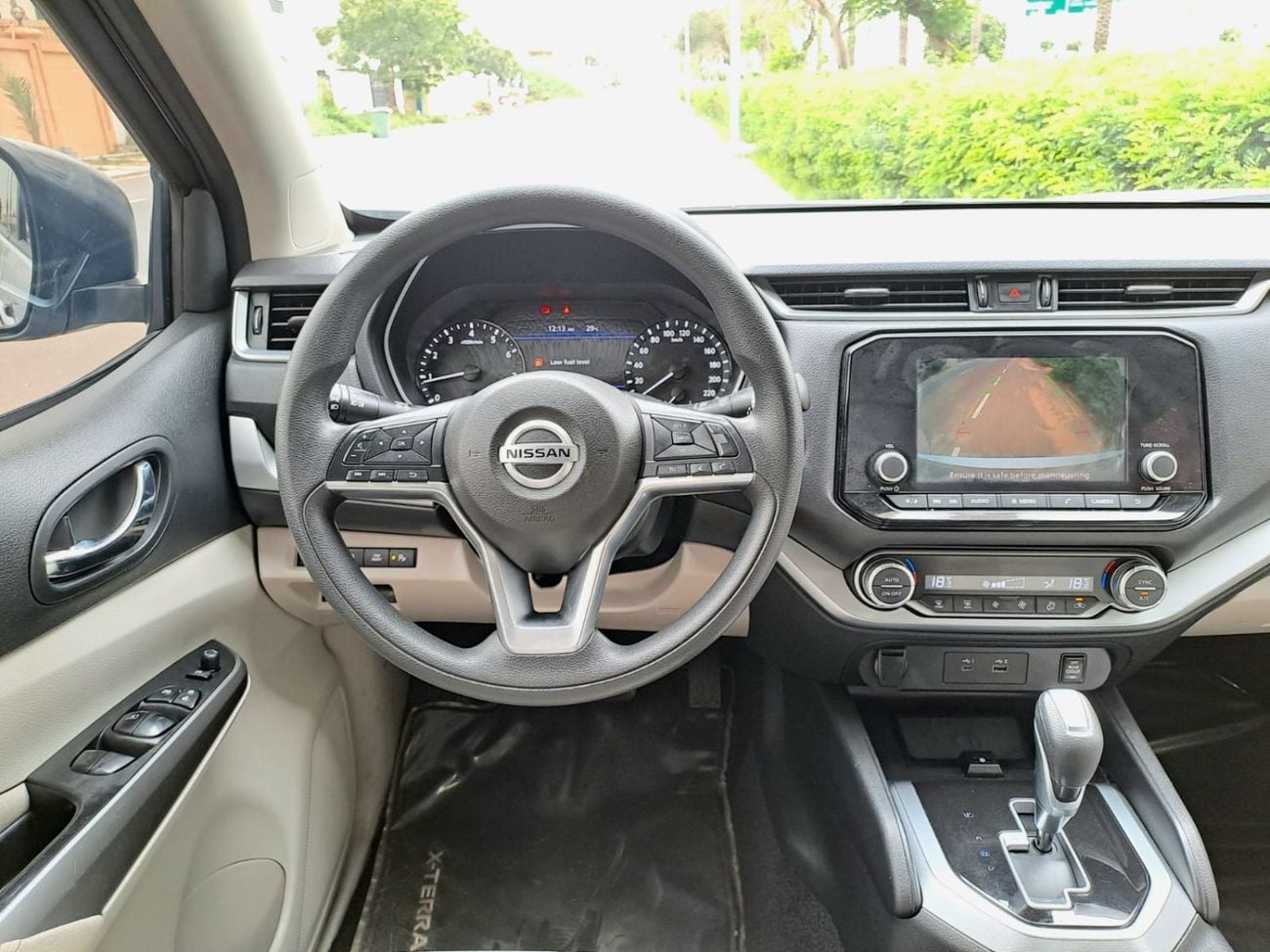 Nissan XTerra Titanium 2.5L RWD NISSAN X-TERRA TITANIUM 7 SEATER 2022 MODEL 2.5L GCC SPECS (1,104/-MONTHLY)