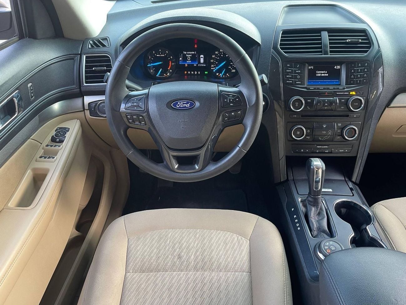 Ford Explorer BASE GCC / 4x4 / 7 SEATERS / DRIVE MODES / LEATHER / RIMS / SUPER CLEAN