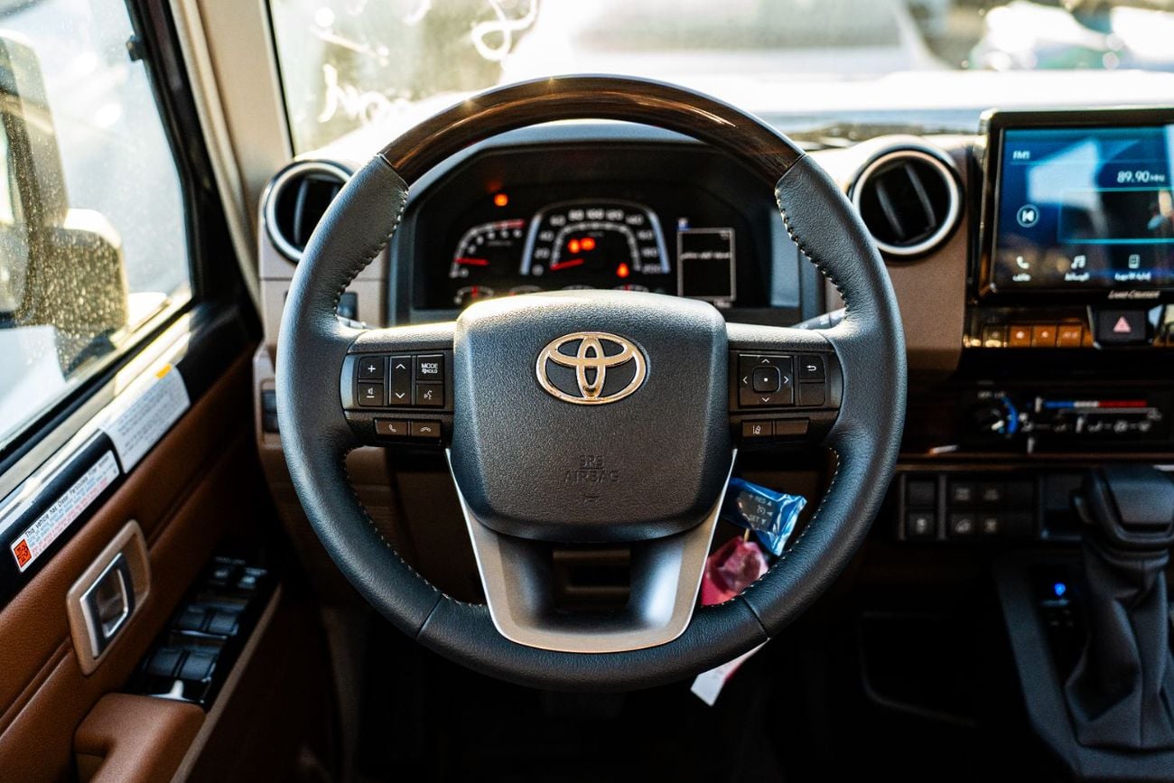 تويوتا لاند كروزر 76 Toyota LC76 2.8l Automatic  5 Door Winch Diff Lock Full option  2026