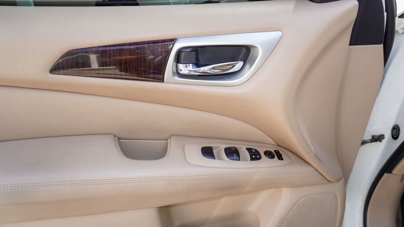 Nissan Pathfinder SV