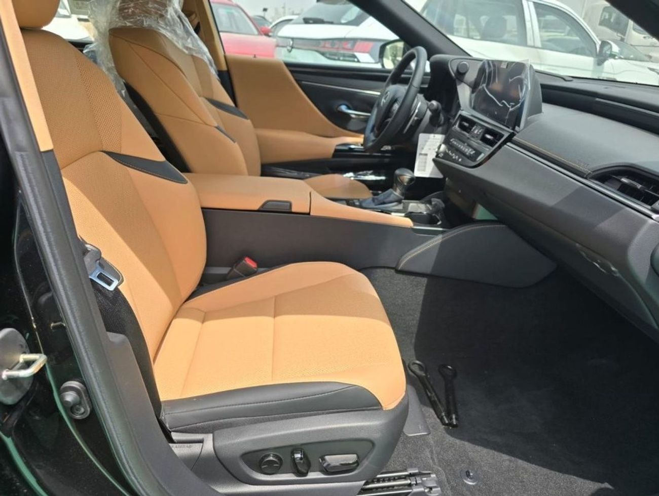 Lexus ES300h 2.5L HYBRID 2025 GCC