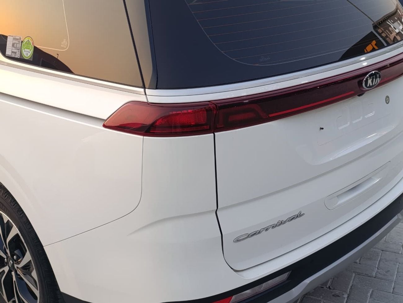 Kia Carnival STD (NON GCC)
