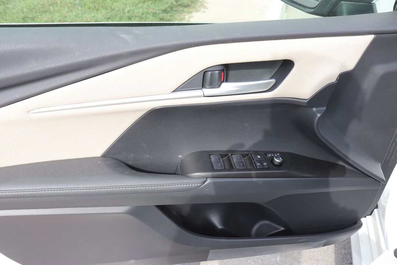 Toyota Camry 2.5LE, KEYLESS ENTRY,PUSH START, PANORAMIC ROOF, ALLOY WHEELS, MODEL 2026