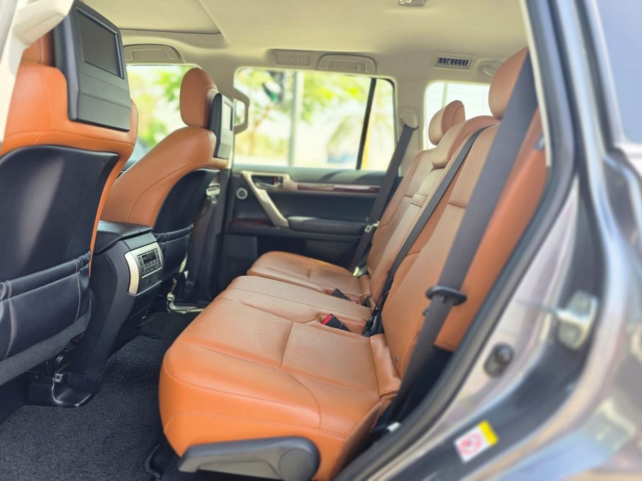 Lexus GX460 Platinum 4.6L 2018 GCC AL FUTTAIM LEXUS FULLY LOADED WITH FULL AGENCY SERVICE HISTORY IN MINT CONDIT