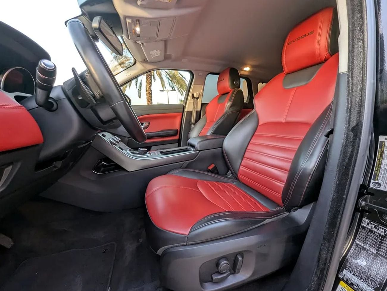 لاند روفر رانج روفر إيفوك SE US Premium Condition Clean Well Maintained Luxury SUV