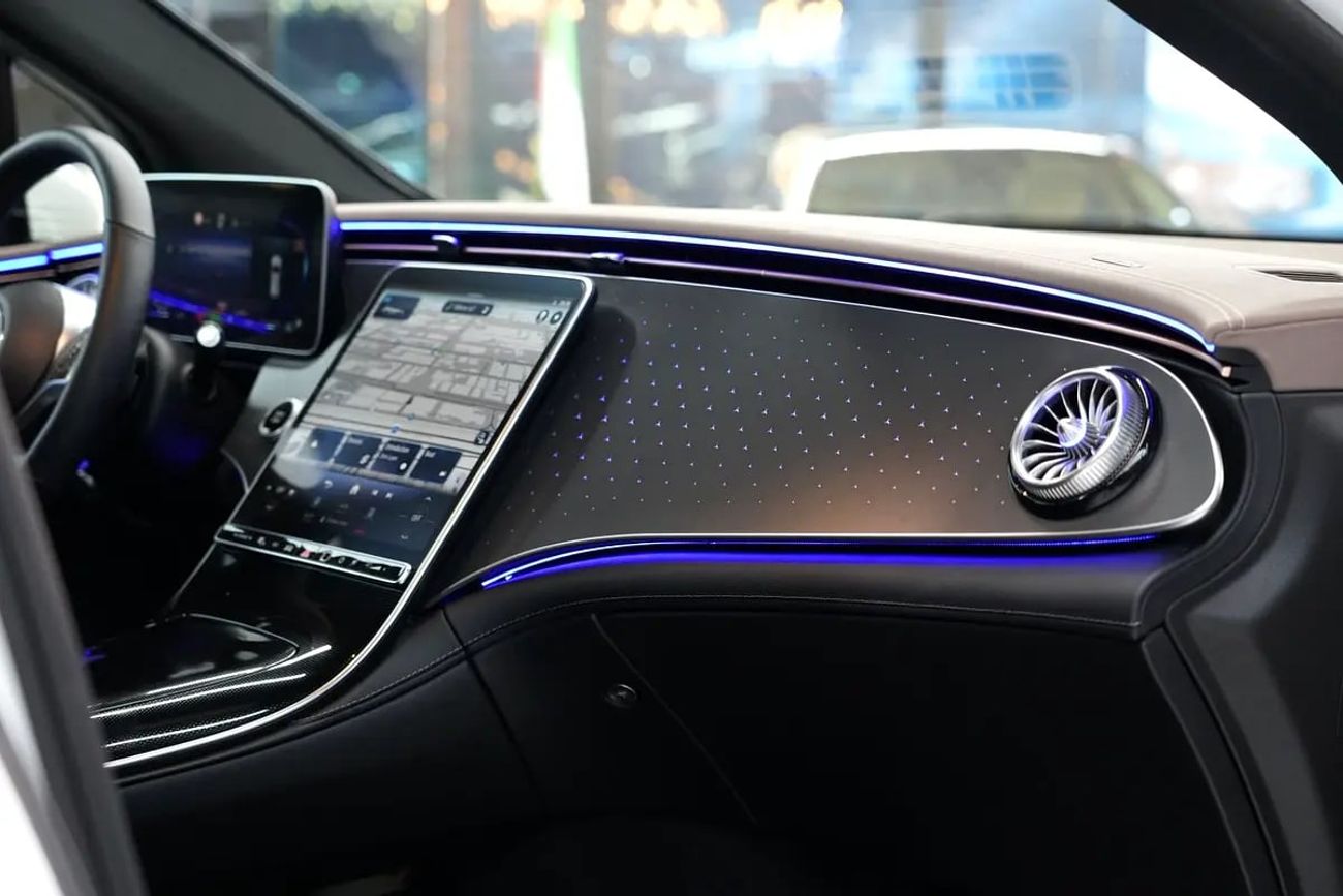 مرسيدس بنز EQE 350+ 350 | GCC 11k km | 5 Years Agency Warranty | 5 Years Service Contract