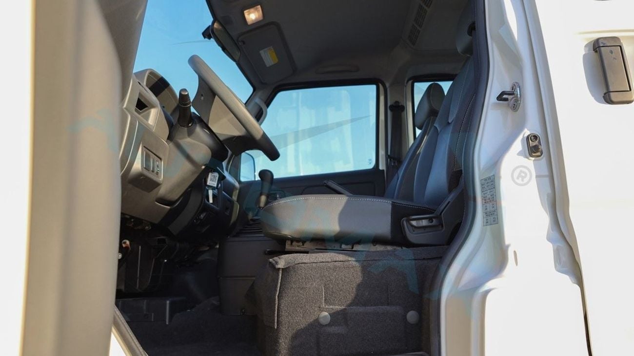 CMC Veryca Window Van 1.5L RWD GCC 0Km With 3 Years Or 100.000 Km Warranty