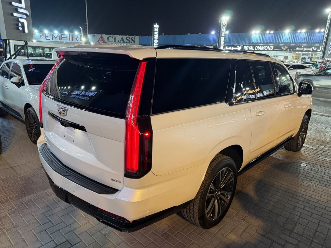 Cadillac Escalade LUXURY