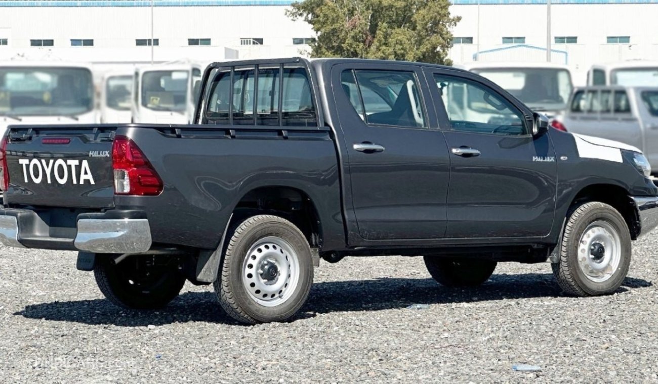 تويوتا هيلوكس Toyota hilux 2.4L 2023 basic option V4