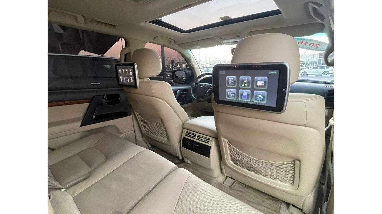 Toyota Land Cruiser 2016 Toyota Land Cruiser GXR (J200), 5dr SUV, 4.6L 8cyl Petrol, Automatic, Four Wheel Drive. clean c