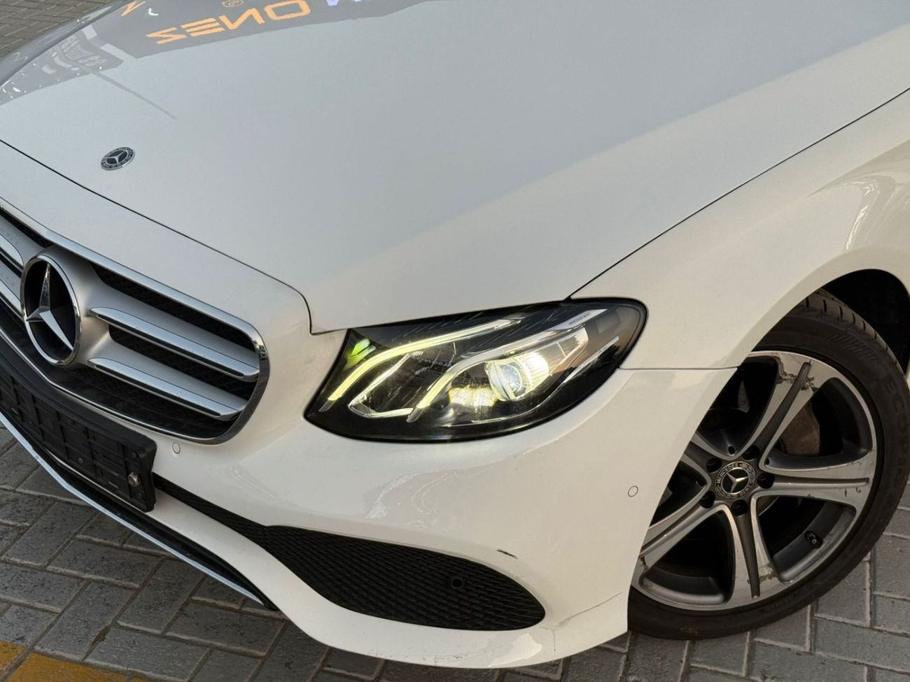 مرسيدس بنز E300 Premium + 2.0L