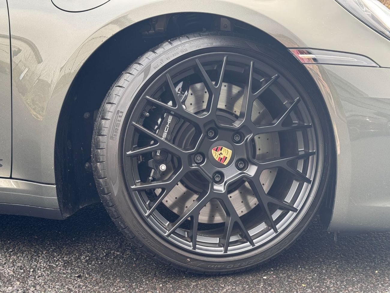 بورش 911 Carrera GTS 3.0L (475 HP) Coupe Right Hand Drive