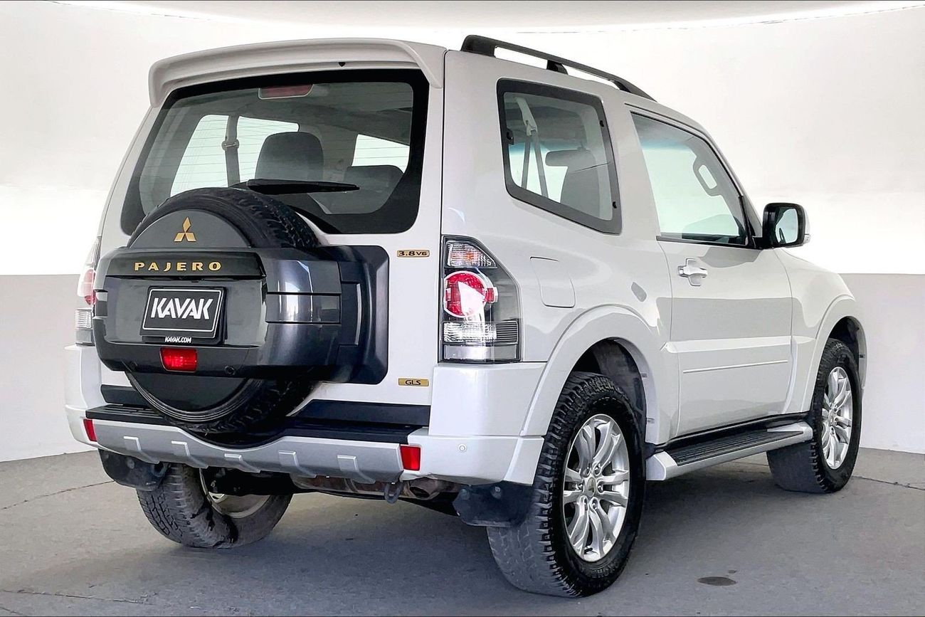 ميتسوبيشي باجيرو GLS Highline | National Day Celebration | شامل الضمان | 0 ﺪﻔﻋﺓ ﺃﻮﻟﻯ