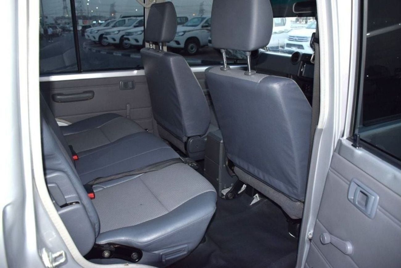 Toyota Land Cruiser Pick Up 2018 Toyota Land Cruiser Pick Up , 4dr Double Cab Utility, 4.5L 8cyl Diesel, Manual, Four Wheel Driv