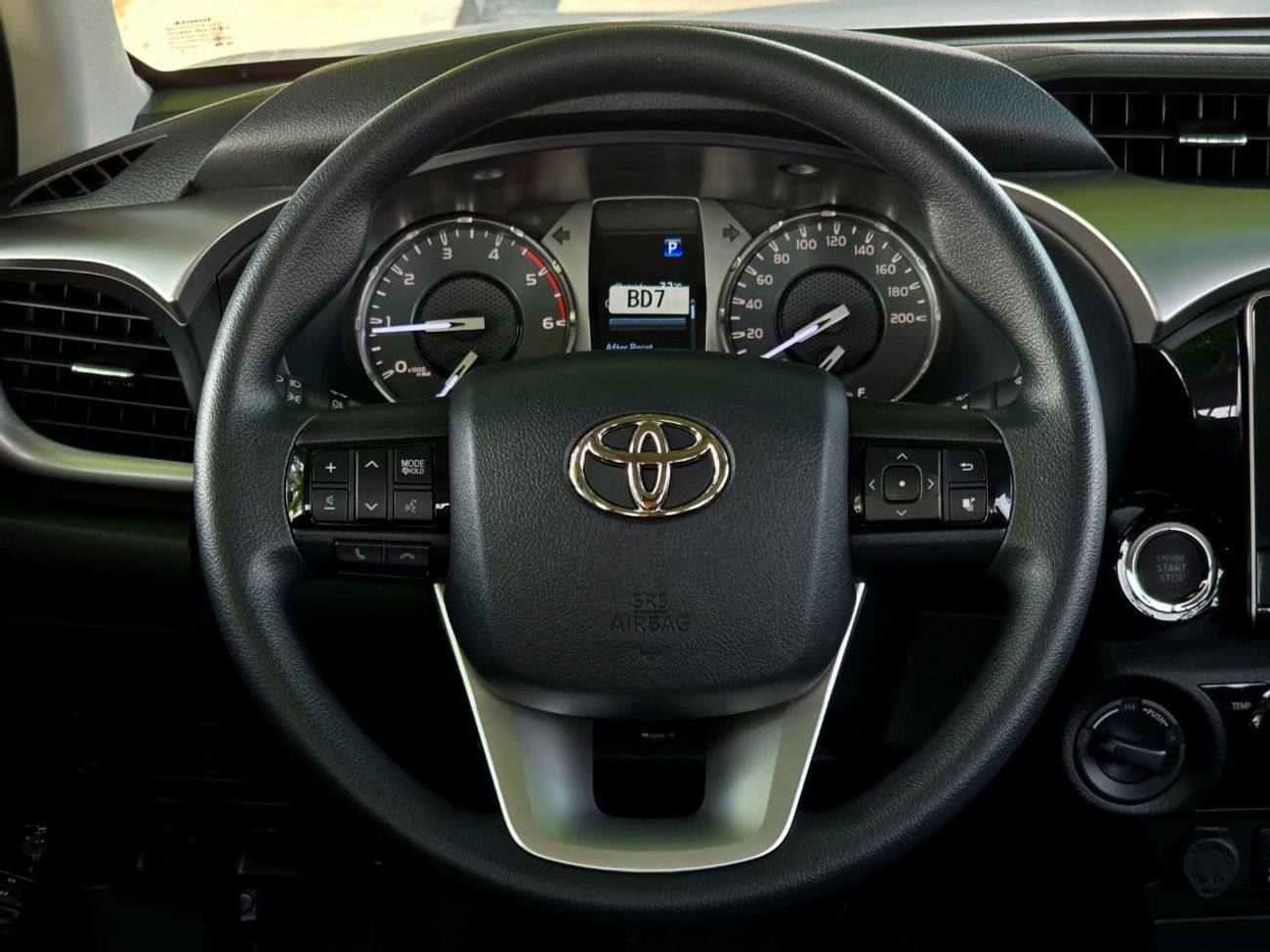 Toyota Hilux TOYOTA HILUX DIESEL 2.4 DOUBLE CABIN - AT - FULL OPTIONS - PUSH START - 2025 MODEL - WHITE INSIDE RE