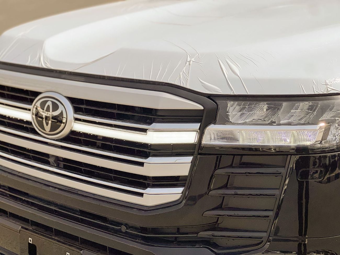 Toyota Land Cruiser EXPORT ONLY - 2026 LC300 GXR 4.0L (GCC Specification)