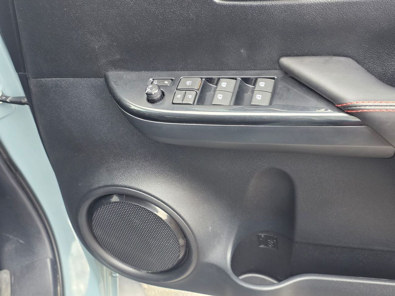 تويوتا هيلوكس RIGHT HAND VEHICLE ONLY FOR EXPORT FULL OPTION