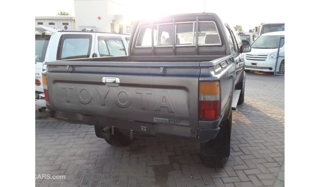 Toyota Hilux Hilux pick up RIGHT HAND DRIVE (Stock no PM 352 )