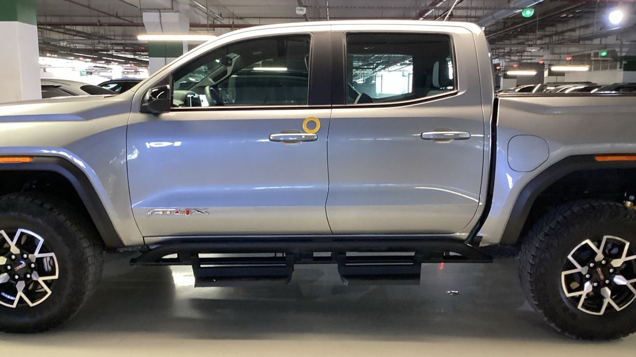 GMC Canyon 2.7 AT4X AUTO 4WD CREW CAB SB | Guaranteed Warranty | 0 Down Payment