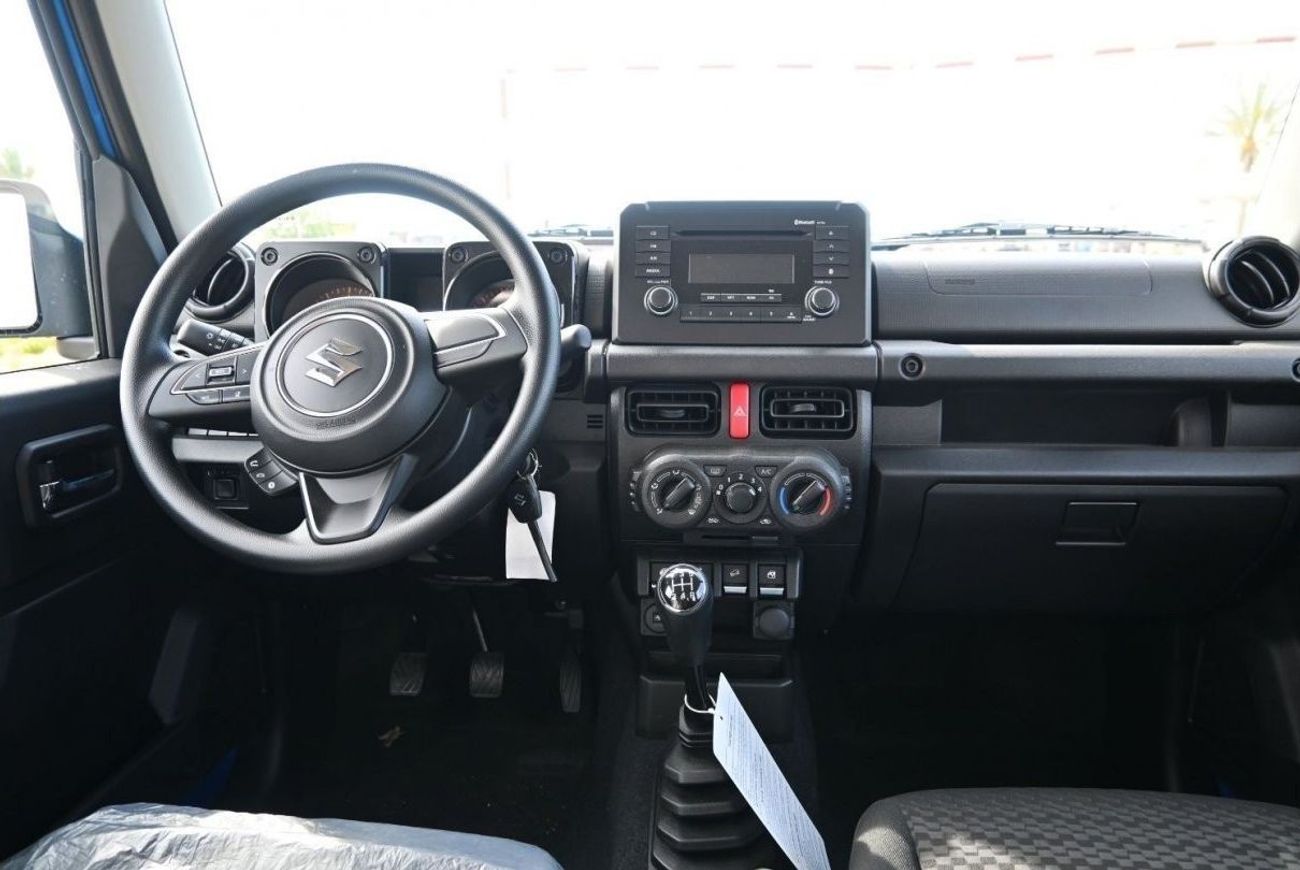 سوزوكي جيمني سوزوكي جيمني موديل 2024 بنزين 1.5 لتر ناقل الحركة يدوي أزرق من الخارج أسود من الداخل