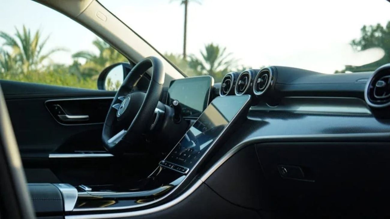 مرسيدس بنز C 200 بريميوم MERCEDES C200