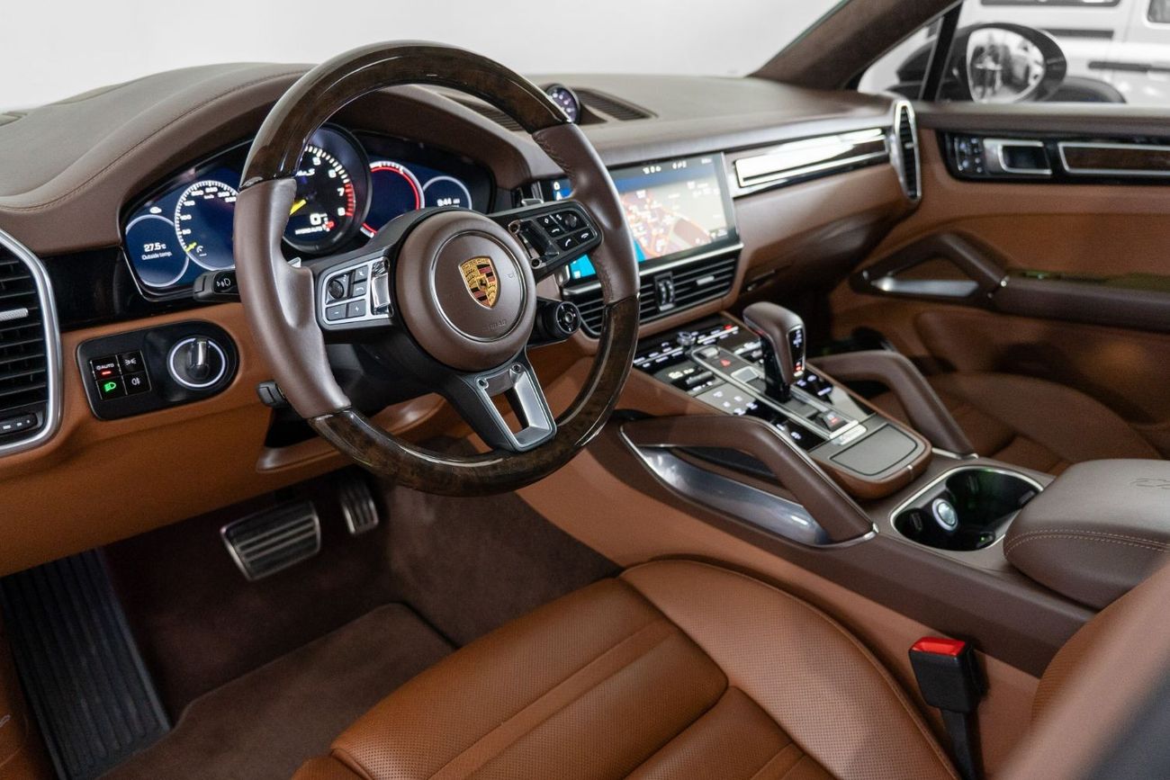 Porsche Cayenne 2020 Porsche Cayenne Coupe Turbo S E Hybrid / Porsche Warranty