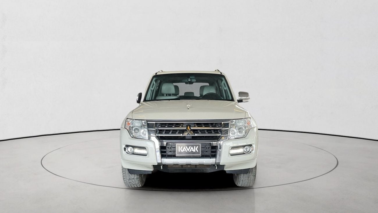 ميتسوبيشي باجيرو 3.0 GLS M/L | شامل الضمان | 0 ﺪﻔﻋﺓ ﺃﻮﻟﻯ