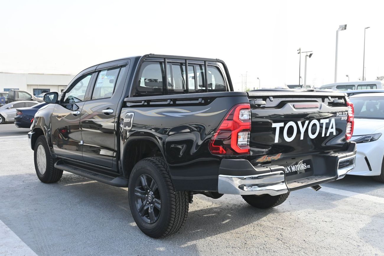 تويوتا هيلوكس Toyota Hilux SR5 2.7L Automatic, Petrol, 4WD, Pickup