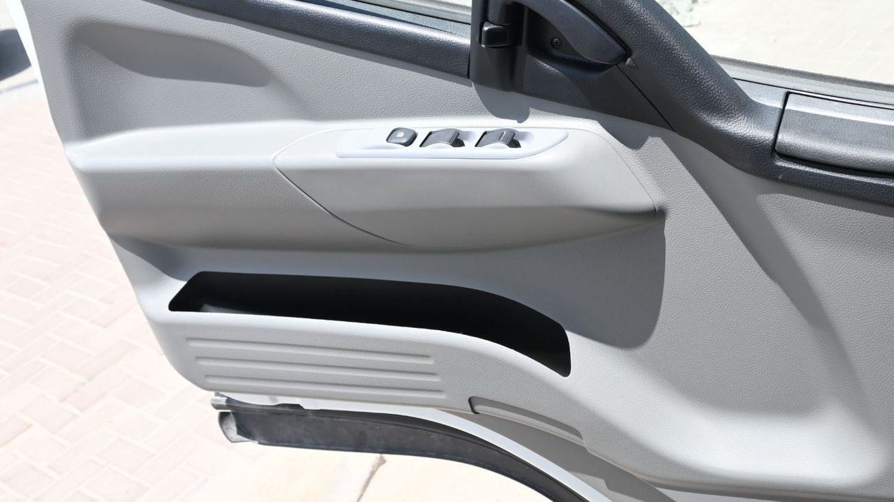 Mitsubishi Fuso Canter MITSUBISHI CANTER CARGO 4.2L DSL SCABIN 4X2 MT WITH ORIGINAL BODY 2024MY