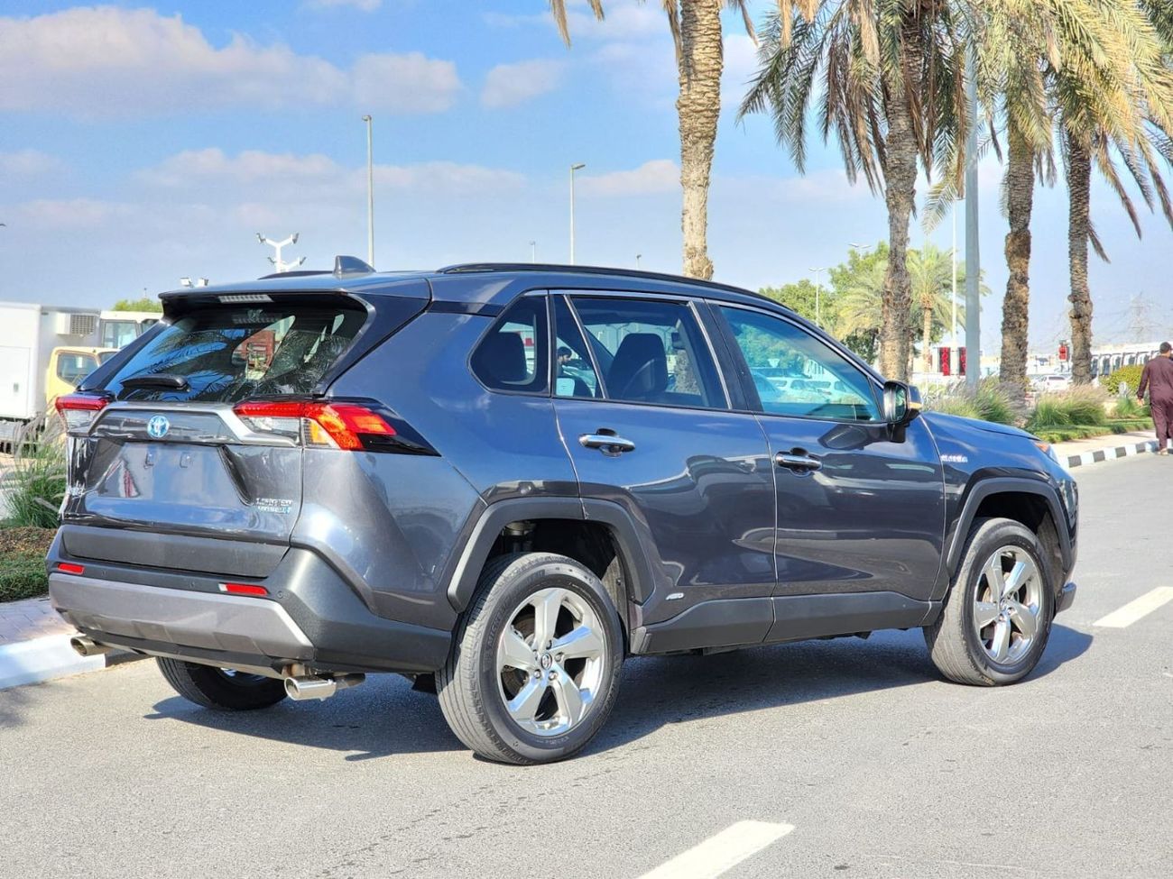 Toyota RAV4 XLE TOYOTA RAV4 LIMITED HYBRID 2019 FULL OPTION