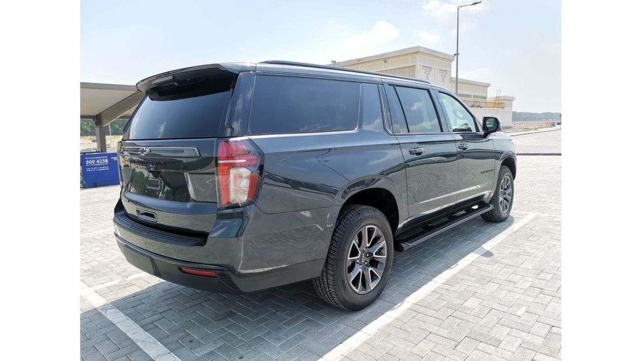 Chevrolet Suburban Chevrolet Z71 Suburban - 2022 - Grey