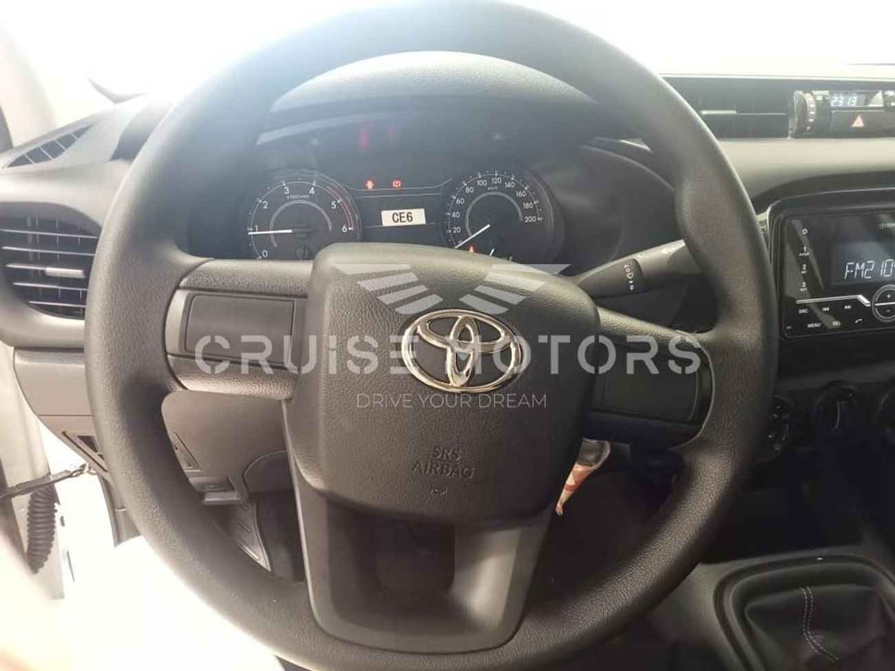 Toyota Hilux Double Cabin J - Manual - 2.4 L - diesel - SUV - 4x4 - 5 Seats - 4 Door