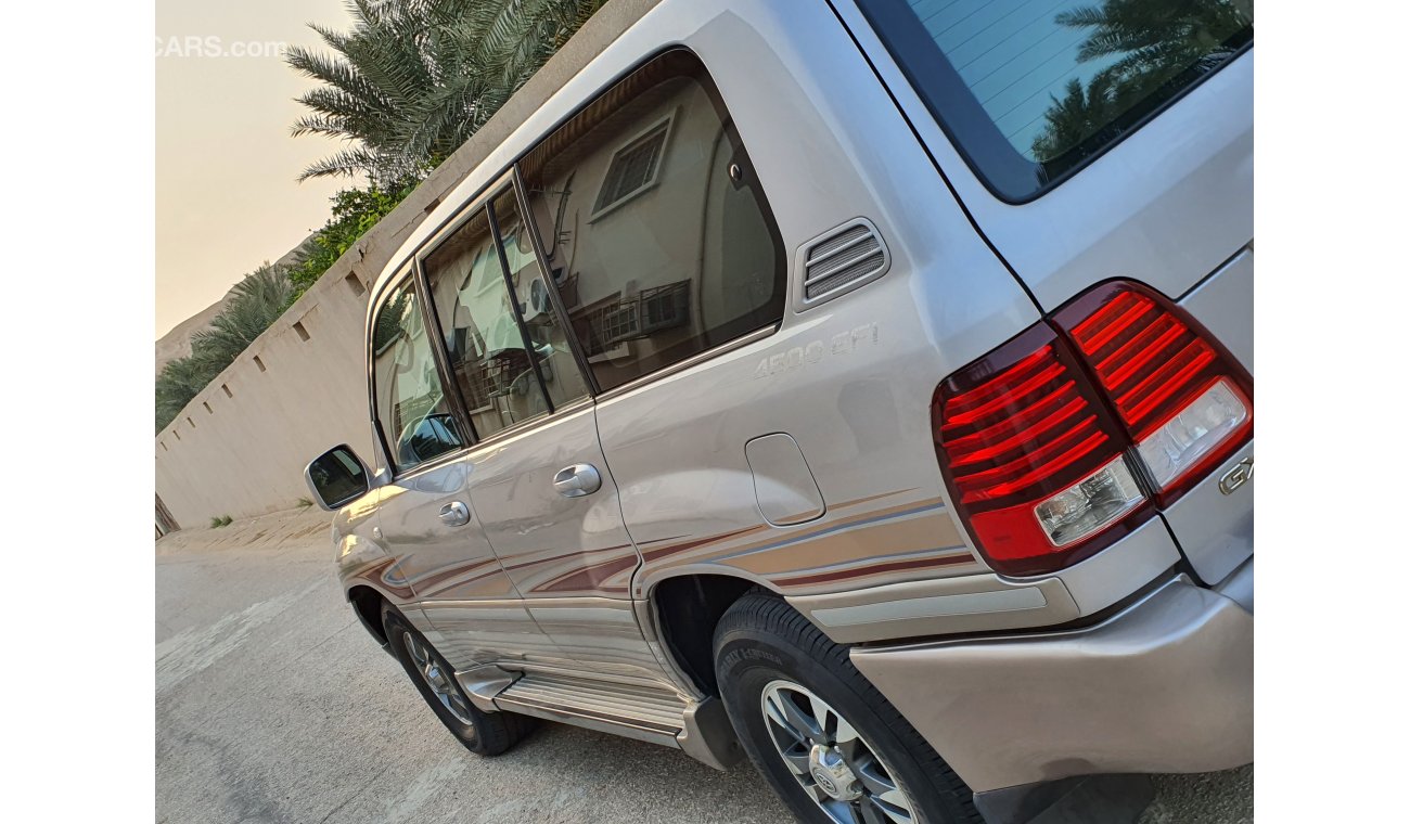 تويوتا لاند كروزر GXR