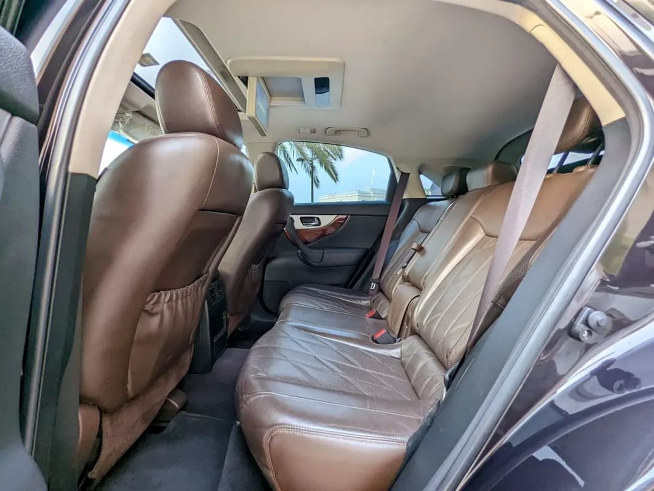 إنفينيتي QX70 LUXURY