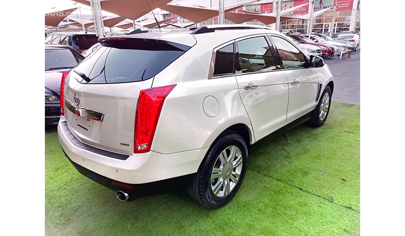 Cadillac SRX Gulf model 2015 panorama full option leather cruise control control wheels sensors in excellent cond