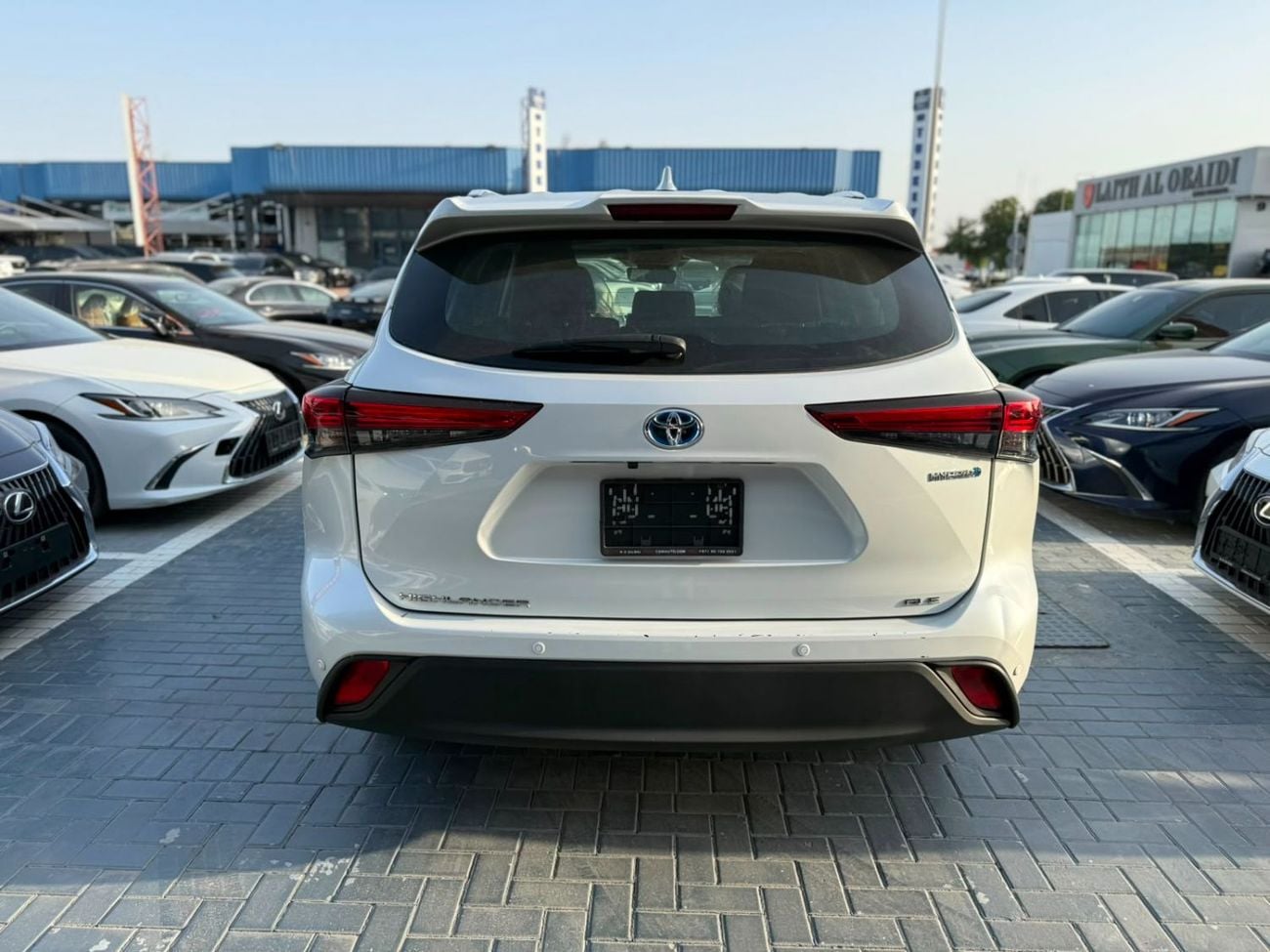 تويوتا هايلاندر TOYOTA HIGHLANDER GLE HEV - A/T . Hybrid . SUV . 4X4 . 7 Seats . 2023 Model