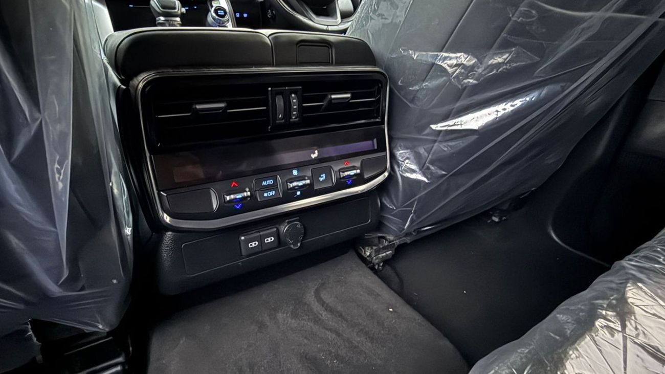 تويوتا لاند كروزر Toyota landcruise 2022MODEL Engine 3.3l Diesel Transmission Automatic Interior Black colour white pu