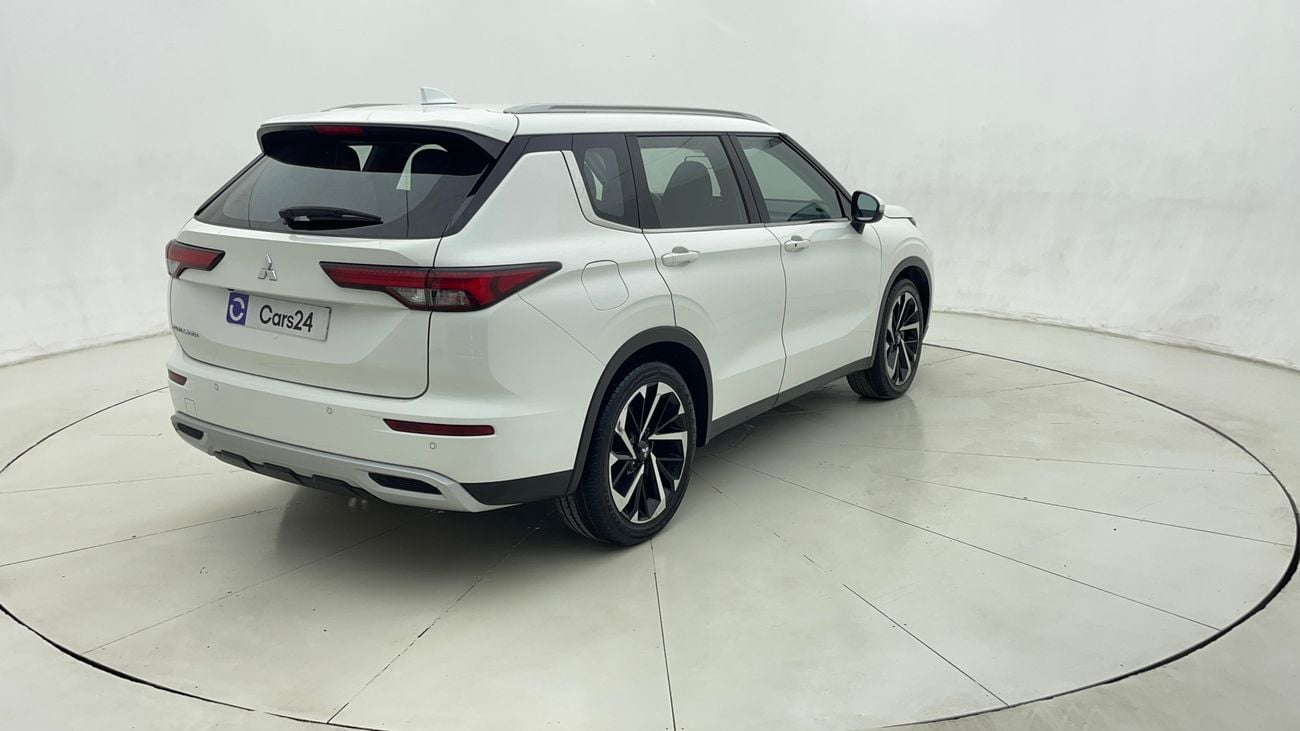 Mitsubishi Outlander 2023 HL FABRIC SEAT WITH SUNROOF | AED 1128/Month | 0 DP | 30 Day Return | Warranty | Service Histor