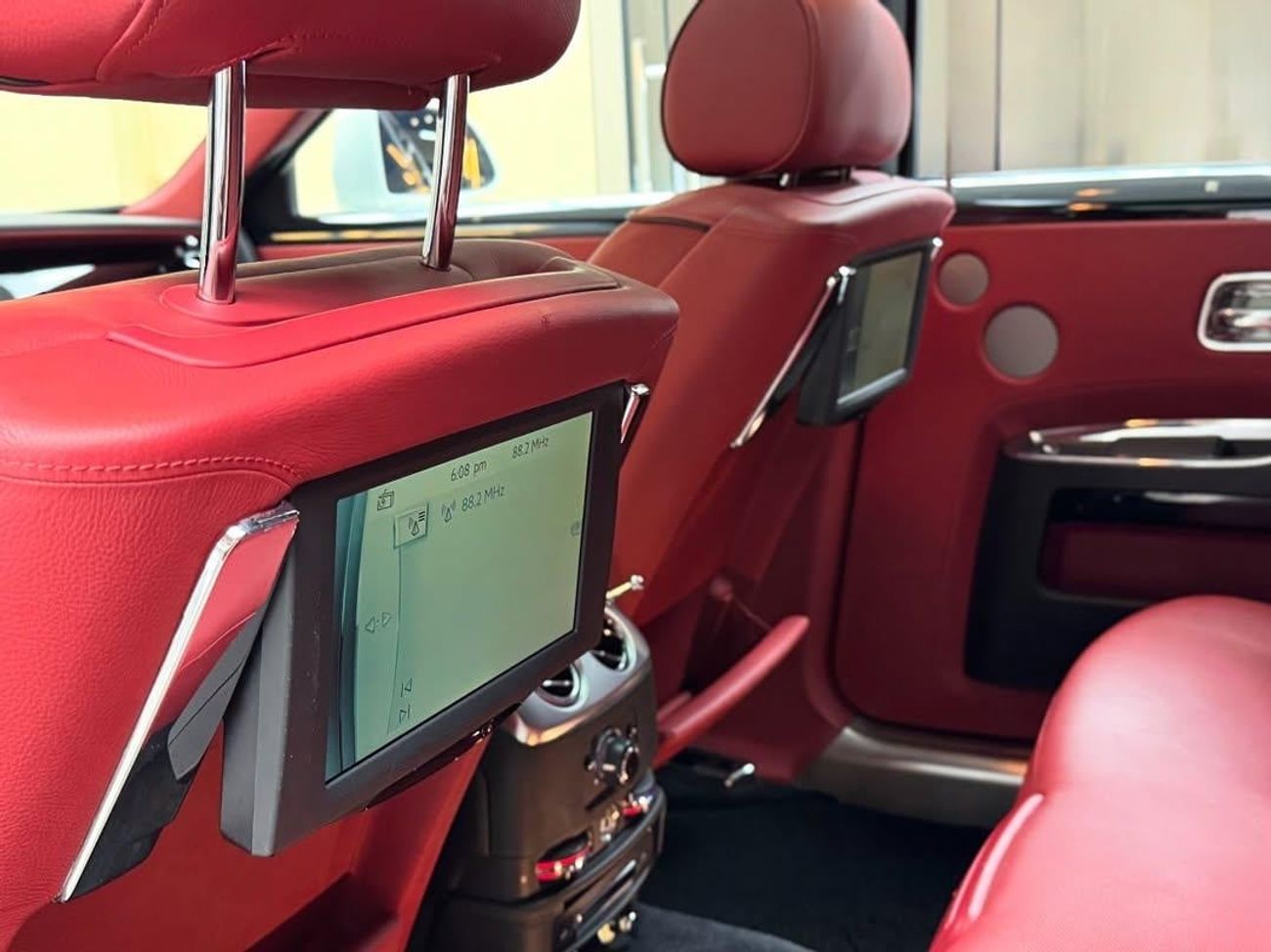 رولز رويس جوست Black Badge 6.6L